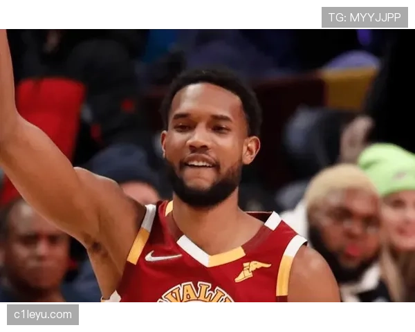 莫布里防守崛起成新星，展现全能护框实力