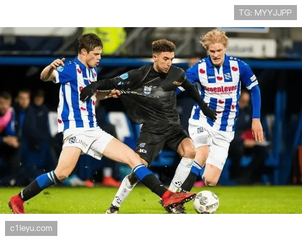 埃因霍温中场状态回暖，助力球队稳步重返巅峰