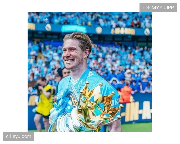 德布劳内坚韧斗志持续提升,伤病困扰未能打击其重返绿茵场的决心 德布劳内坚韧斗志持续提升,伤病困扰未能打击其重返绿茵场的决心