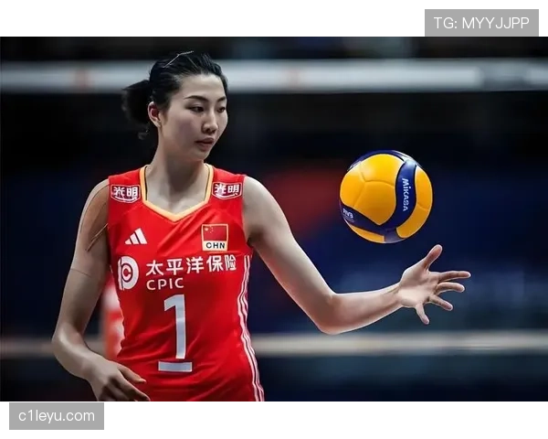 要是拍袁心玥的私下生活——场上像队长，场下却是拎菜袋排队回家的那个女生